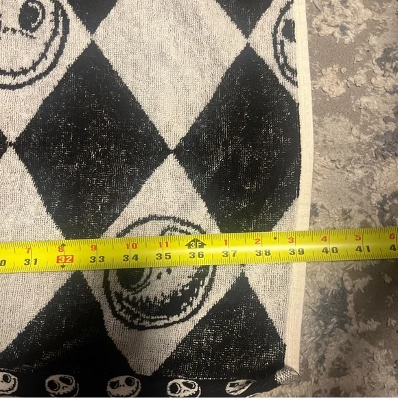 Disney The Nightmare Before Christmas Beach Towel Black And White - Picture 4 of 10